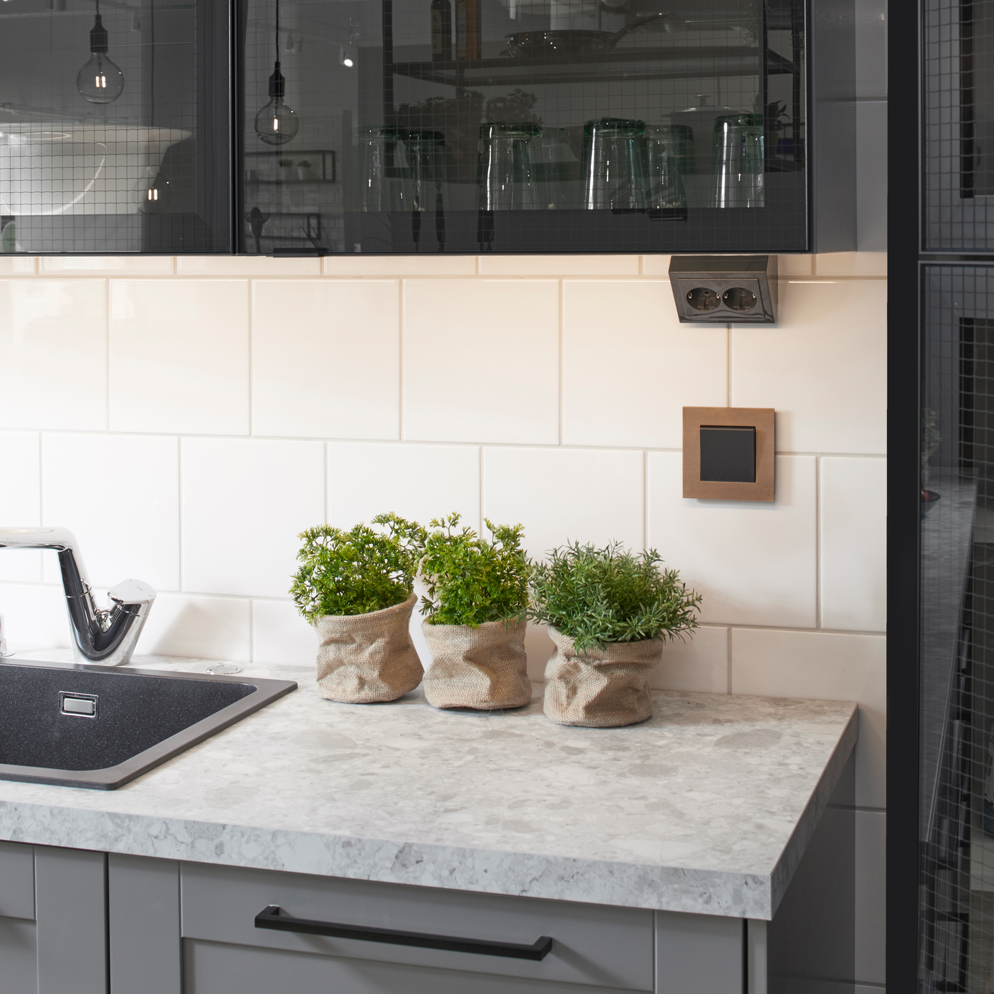 Kytkin 6 ABB Impressivo 1066-81P antrasiitti