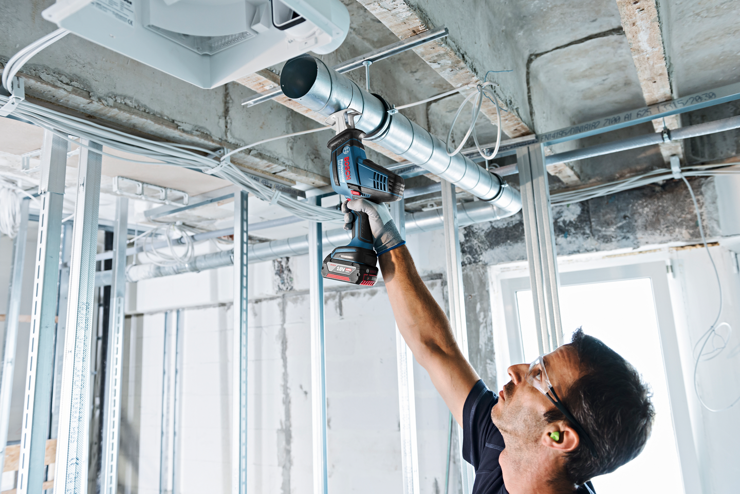 Akkupuukkosaha Bosch GSA 18V-LI Compact Solo L-BOXX