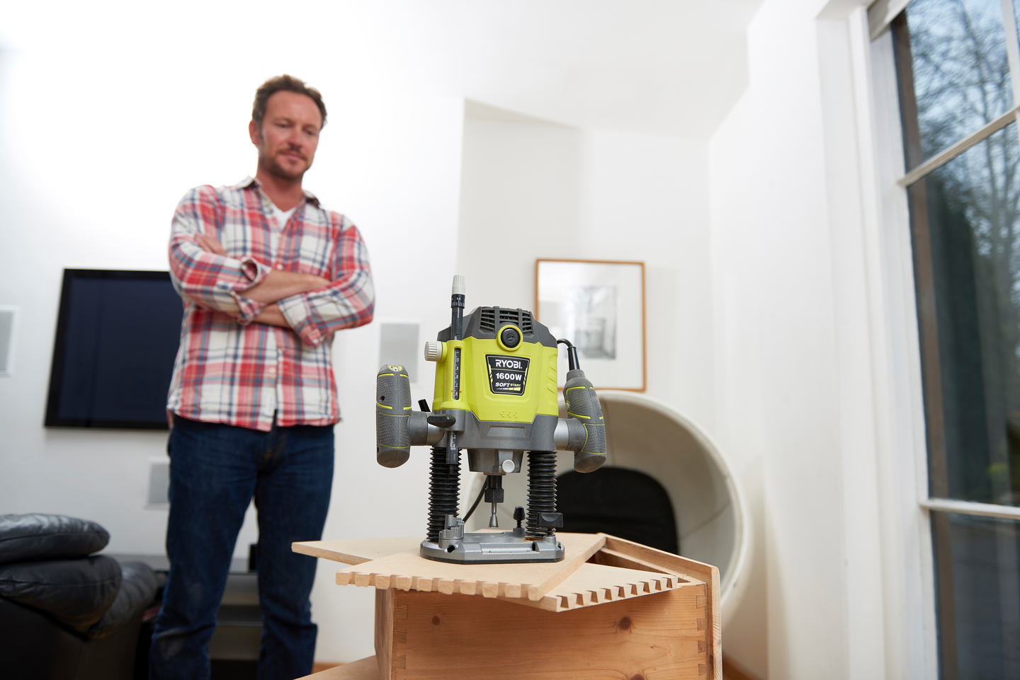 Yläjyrsin Ryobi RRT1600-K