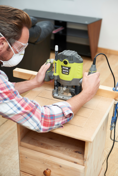 Yläjyrsin Ryobi RRT1600-K