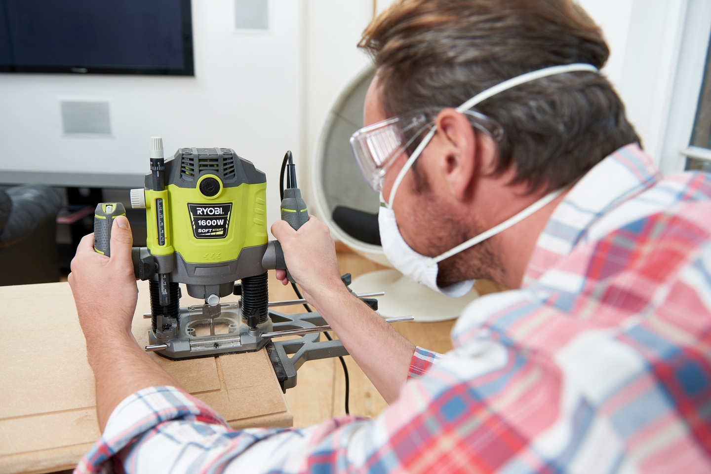 Yläjyrsin Ryobi RRT1600-K