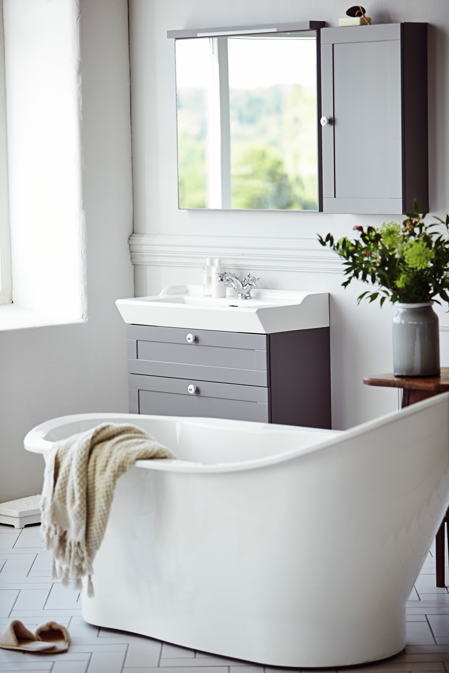 Allaskaappi Svedbergs stil 80x45cm harmaa laatikolla