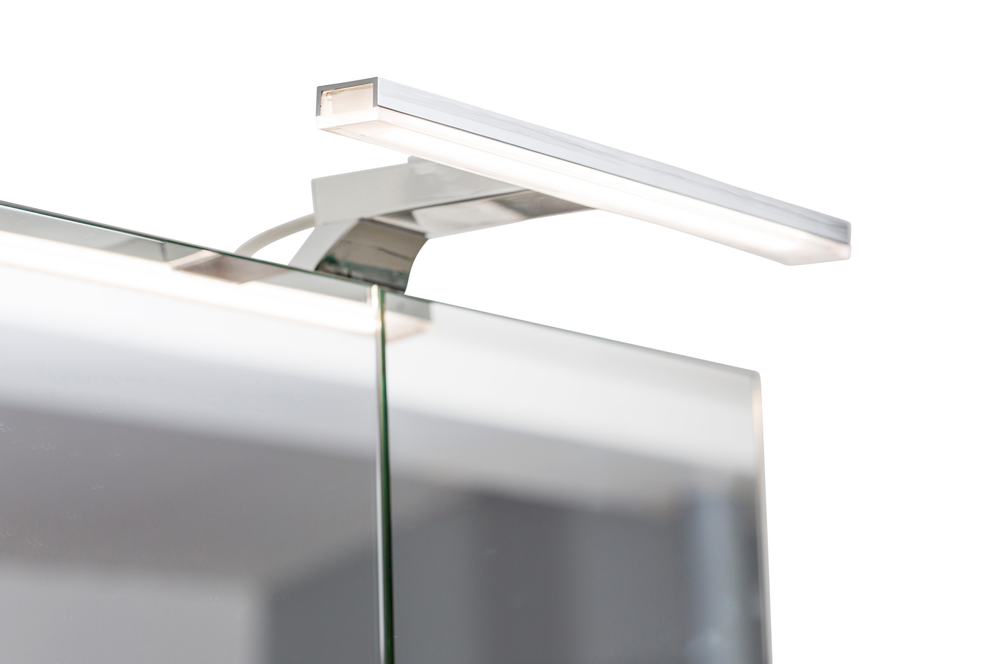 Led-valaisin Finnmirror Esther 28