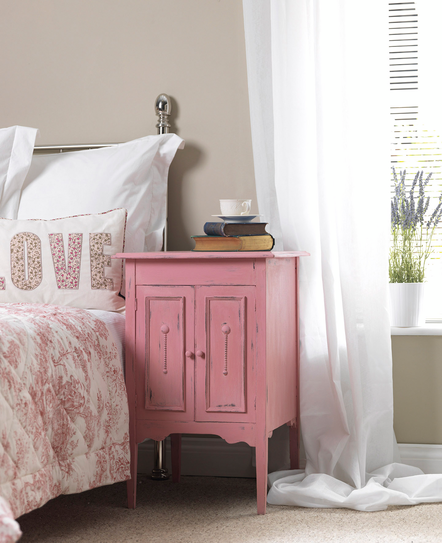 Rust-Oleum Chalky Finish Kalustemaali 125ml Dusky Pink