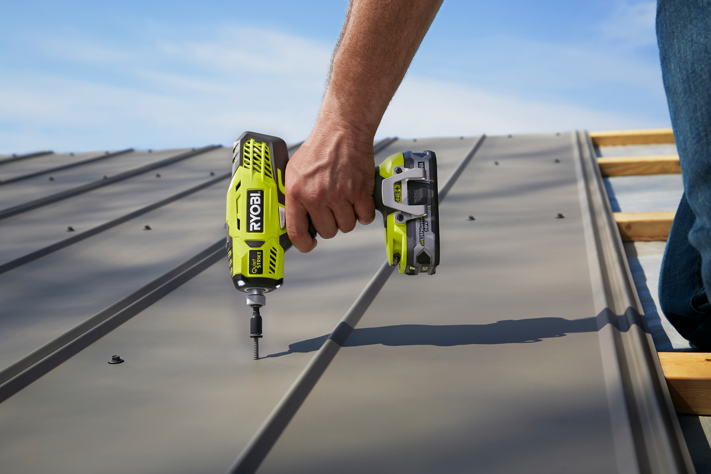 Iskevä ruuvinväännin Ryobi R18QS-0 18V ONE+