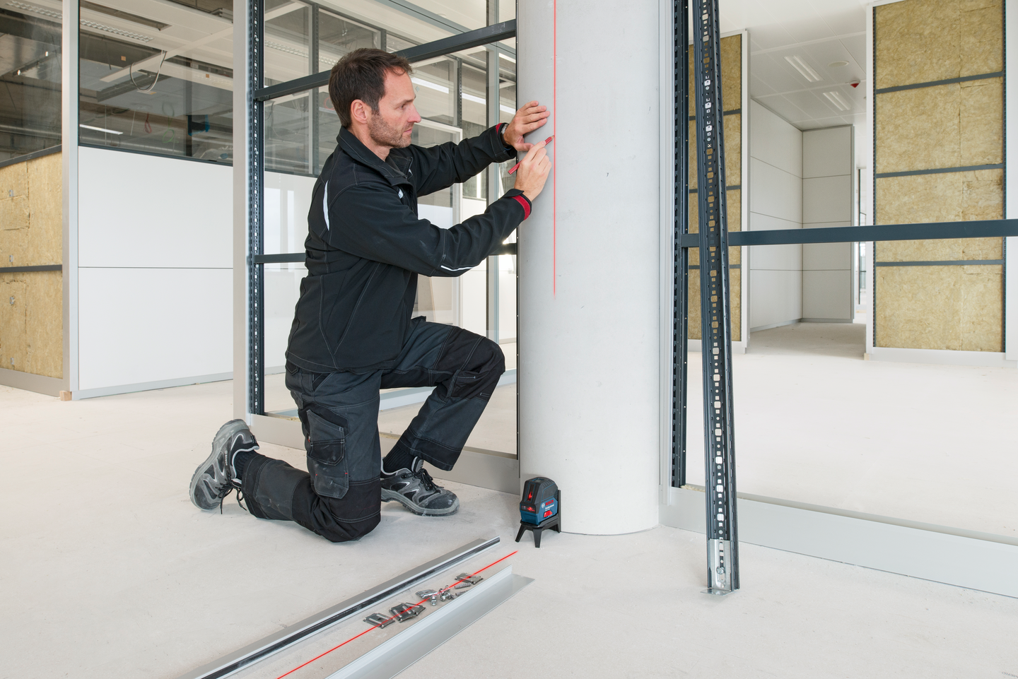 Linjalaser Bosch GCL 2-15 + BM3