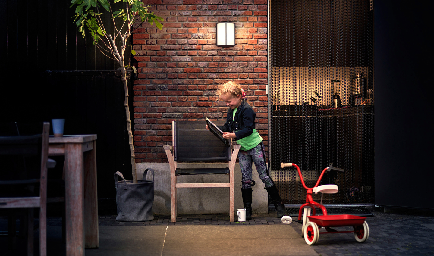 Seinävalaisin Philips Stock 1x6W 230 antrasiitti