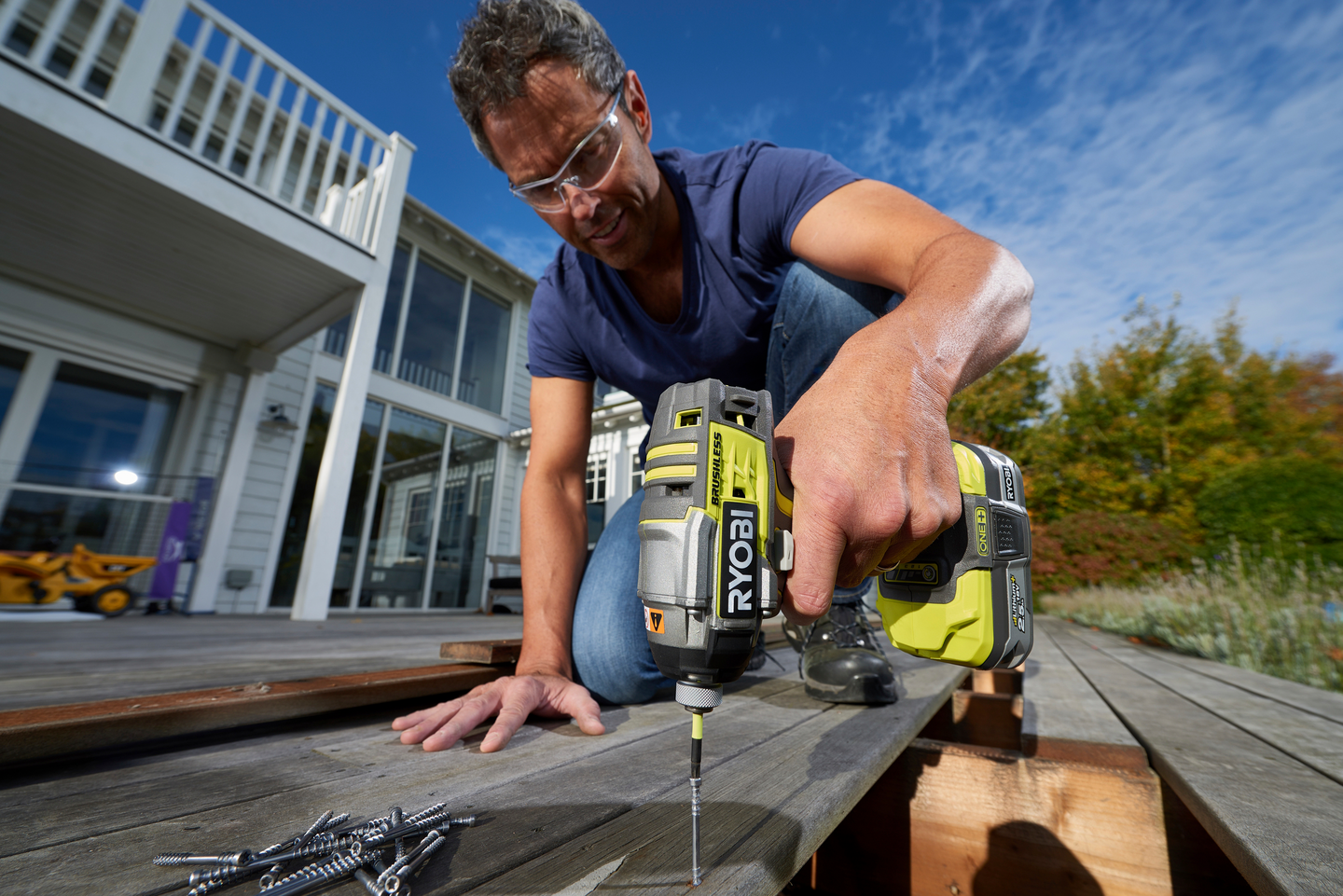 Iskevä ruuvinväännin Ryobi R18IDBL 18V ONE+ hiiliharjaton