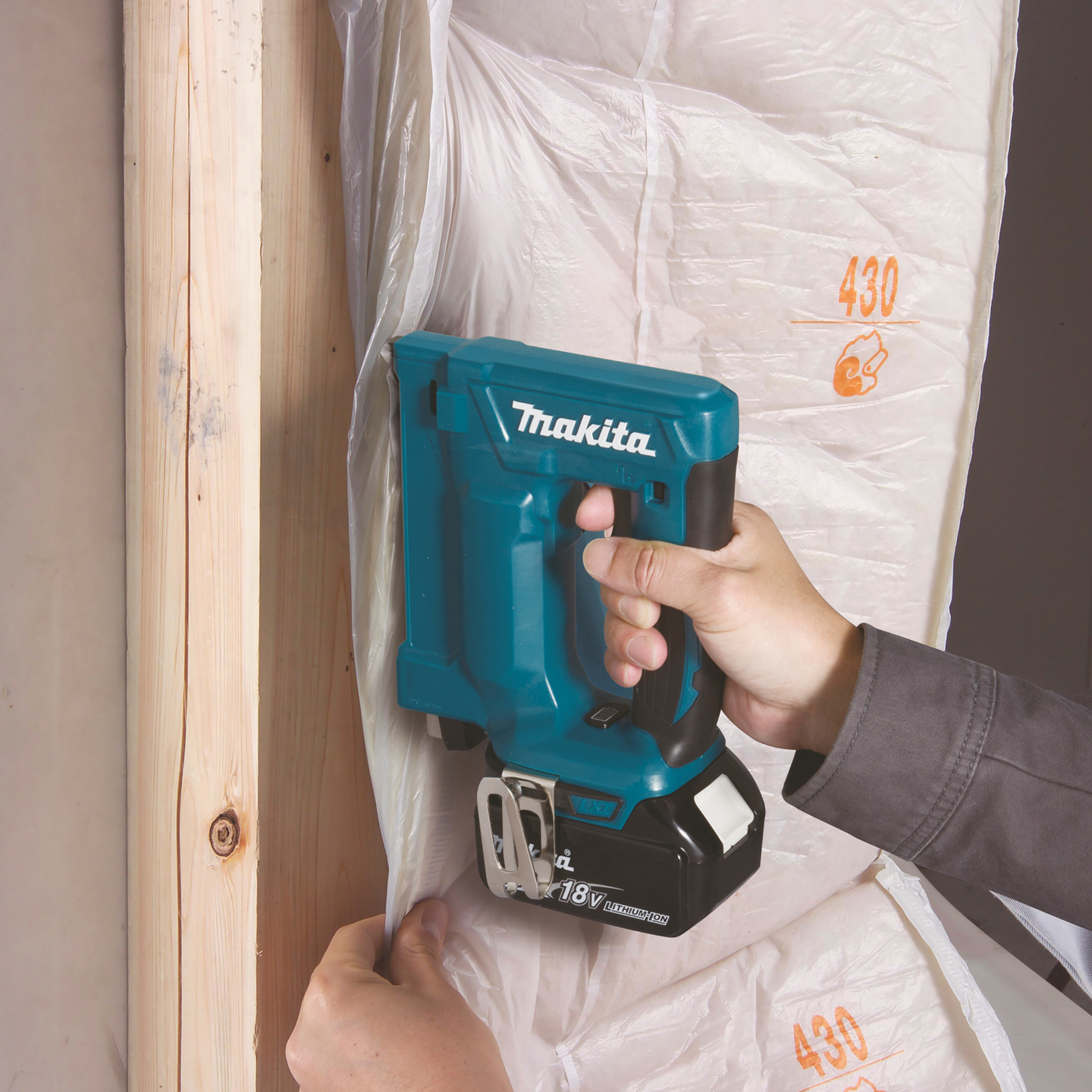 Hakasnaulain Makita DST112Z 18V