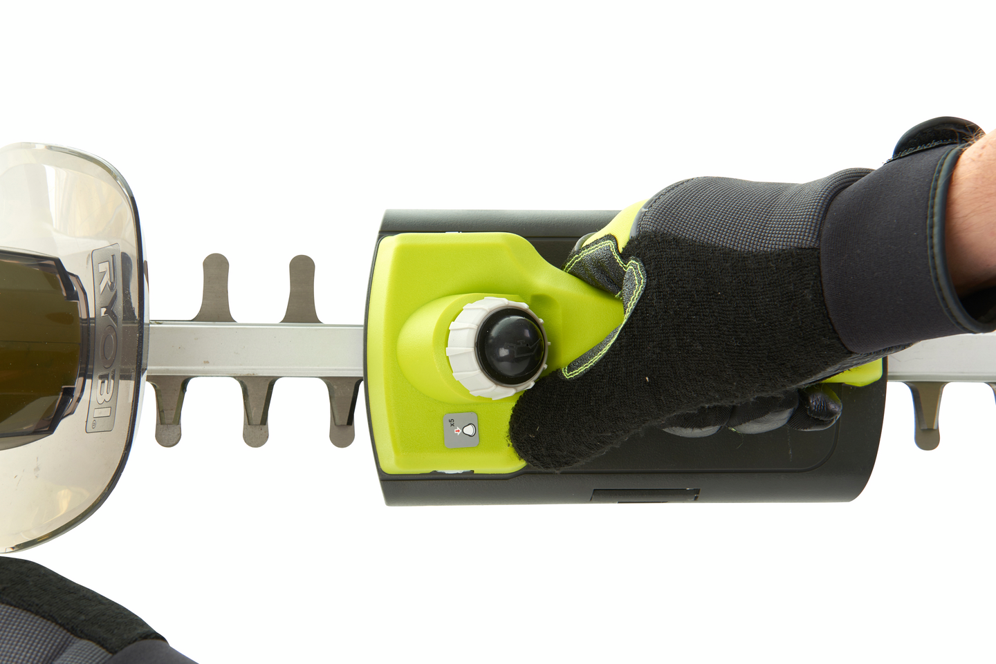 Teränhoitosetti Ryobi RAC311 pensasleikkurille harja + teräöljy