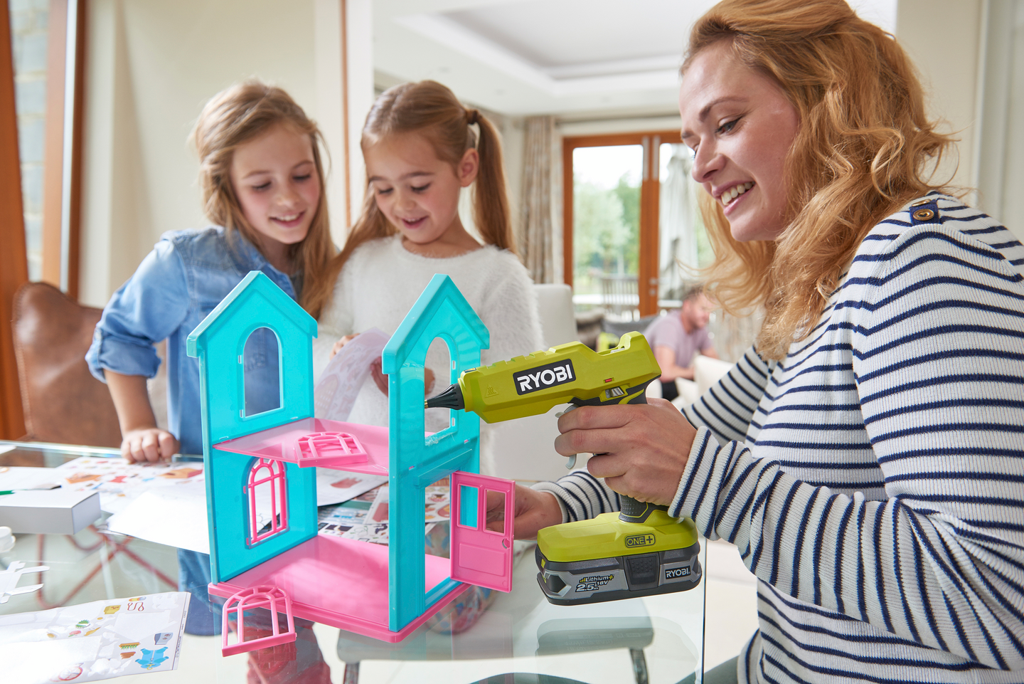 Liimapistooli Ryobi R18GLU-0 18V ONE+ ei akkua 11mm puikot