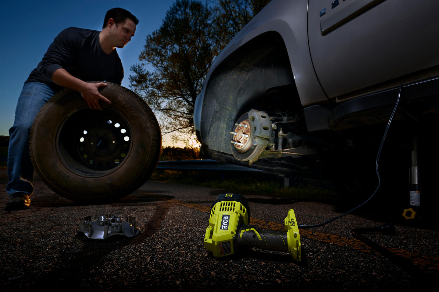 Led-hakuvalo Ryobi R18SPL-0 18V ONE+ 7 x 3W polttimot ei akkua hybridi