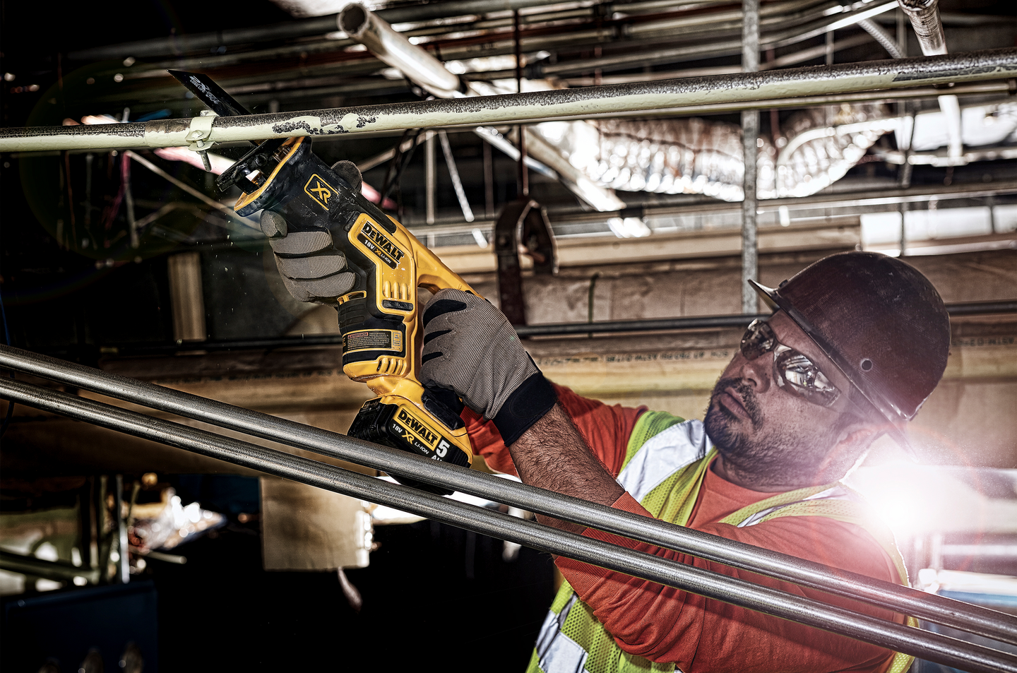 Akkupuukkosaha DeWalt DCS367NT 18V XR runko TSTAK