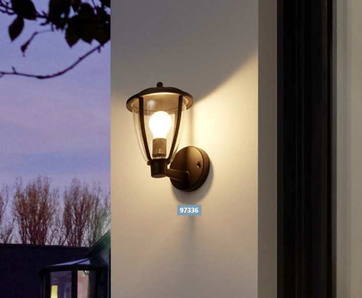 Ulkoseinävalaisin Eglo Comunero 2 lyhtyosa ylöspäin