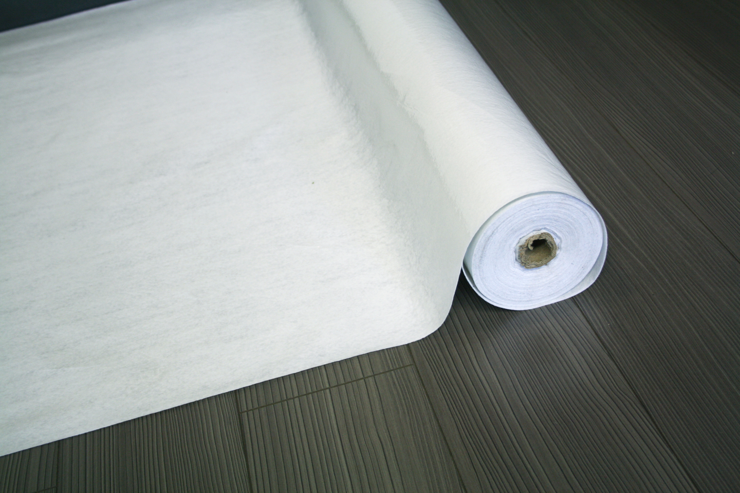 Lattiasuoja itsekiinnittyvä 1x50m