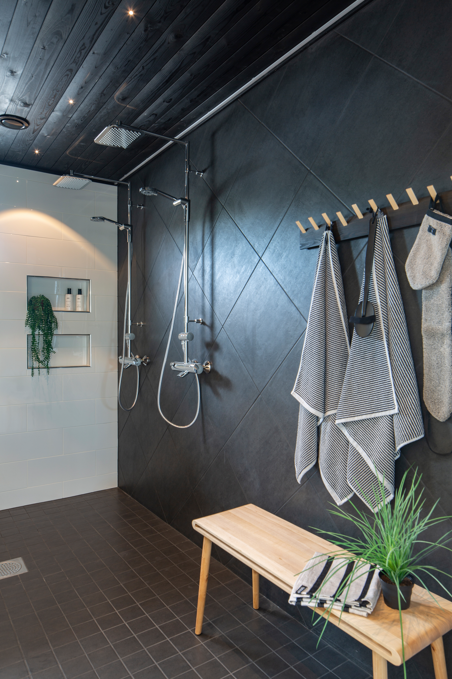 Saunapaneeli 14x120x2400 STS4 TK saunasuojattu hiili