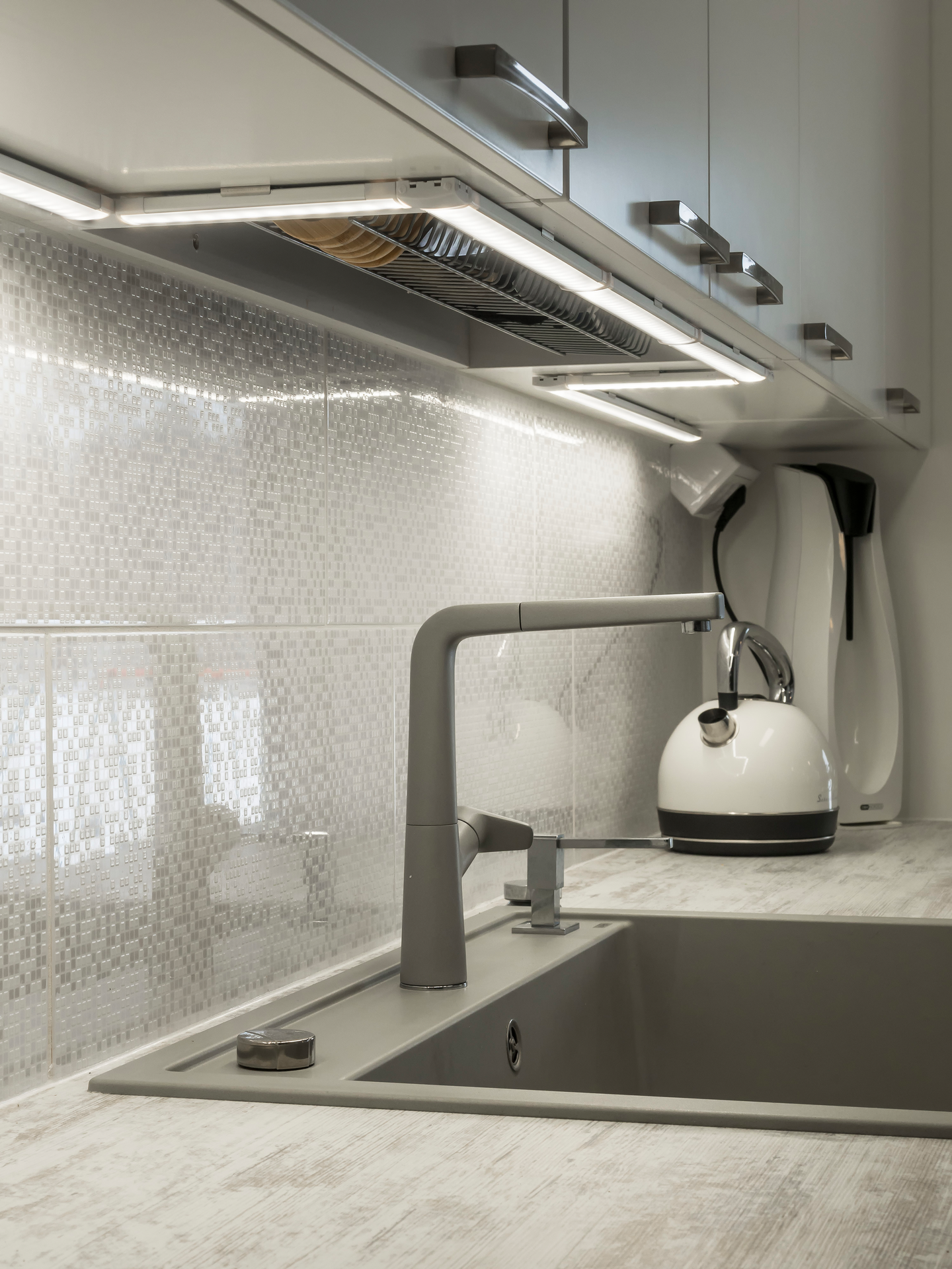 Led-valaisin Airam Linear 600 9W/840 700lm