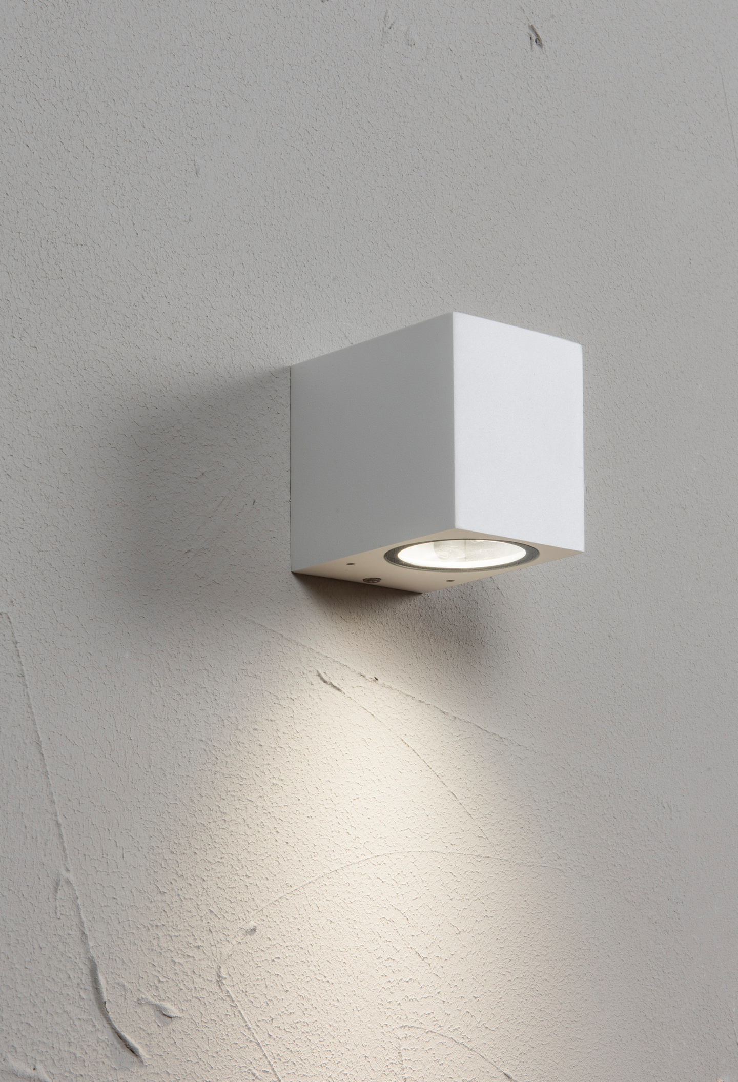 Seinävalaisin Airam Sund GU10 valkoinen