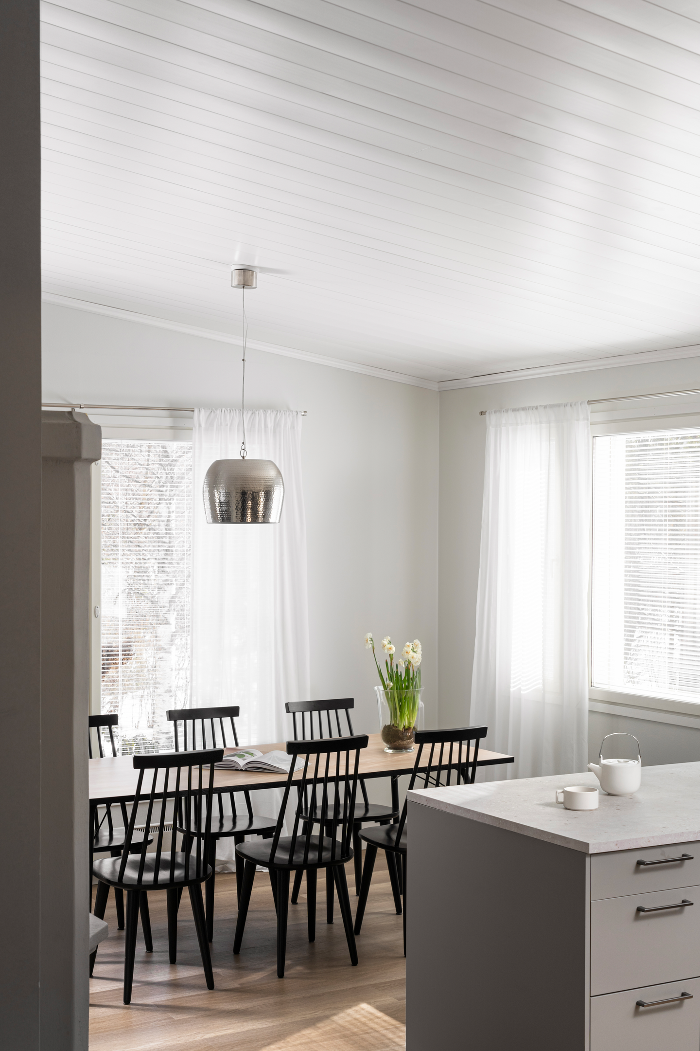 Sisustuspaneeli Cello 15x144x3170mm STS3 piilopontti valkoinen 5kpl 2,06m²