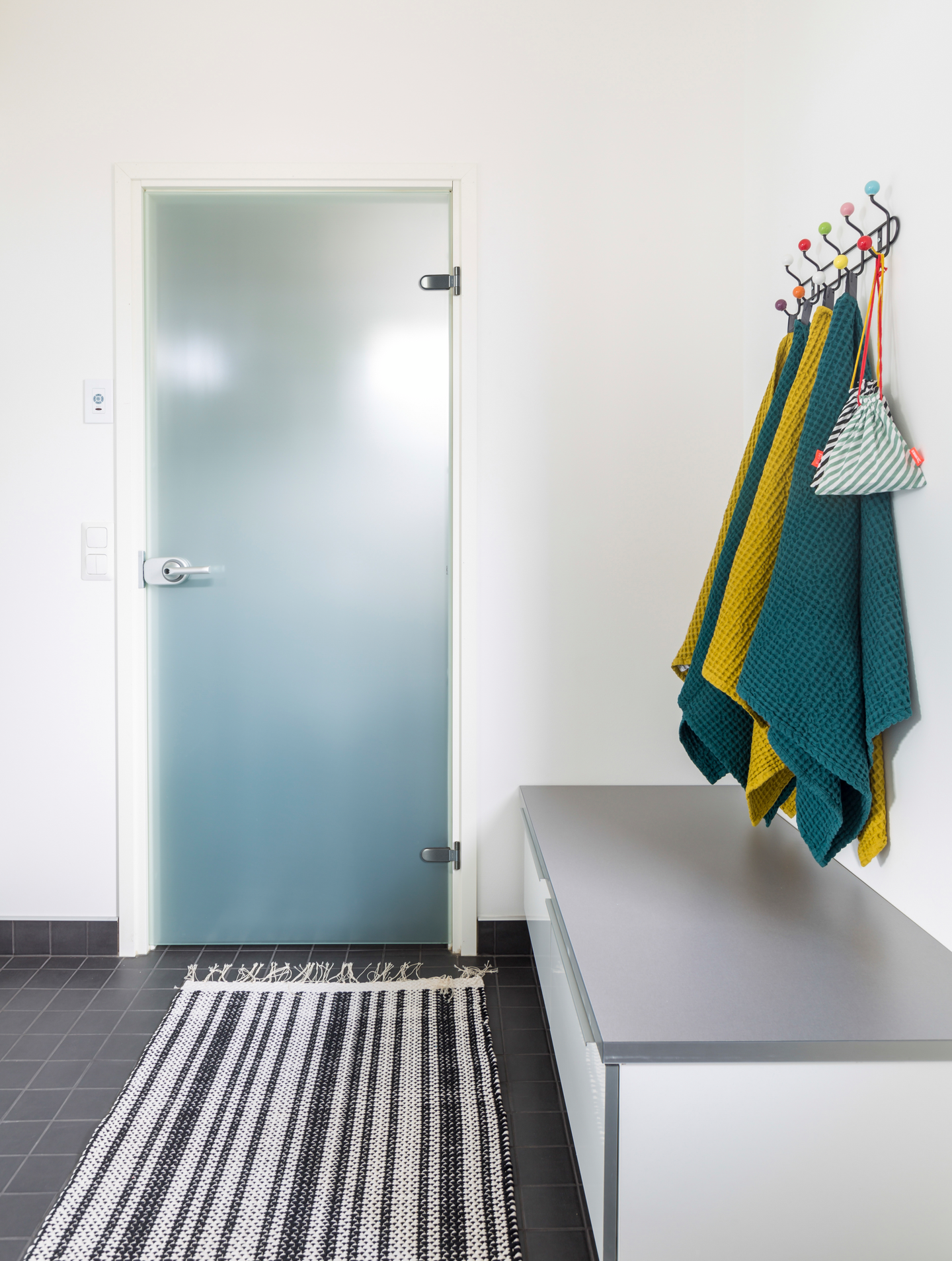 Lasiovi Swedoor Bath Satiini+ valkoinen karmi lukittava