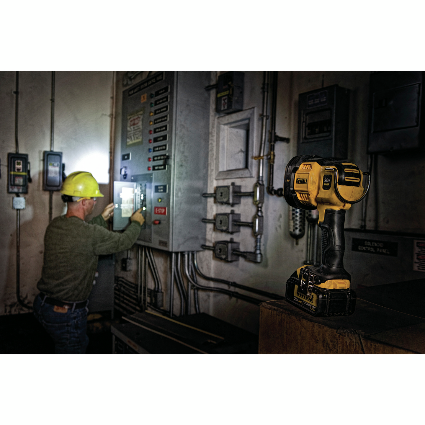 Akkukohdevalaisin DeWalt DCL043 18V runko