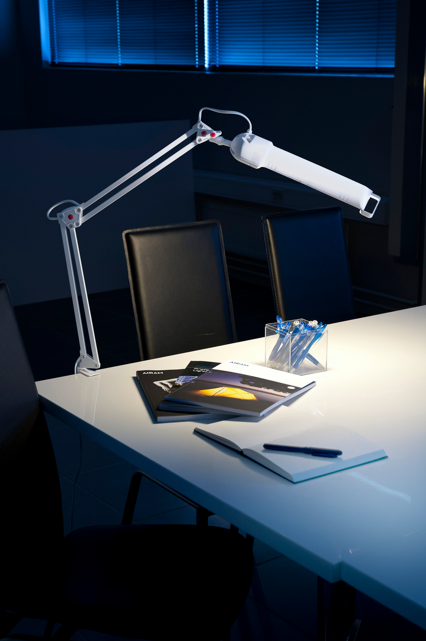 Pöytävalaisin Airam Campus led 7,2W 670lm G23 3000K valkoinen