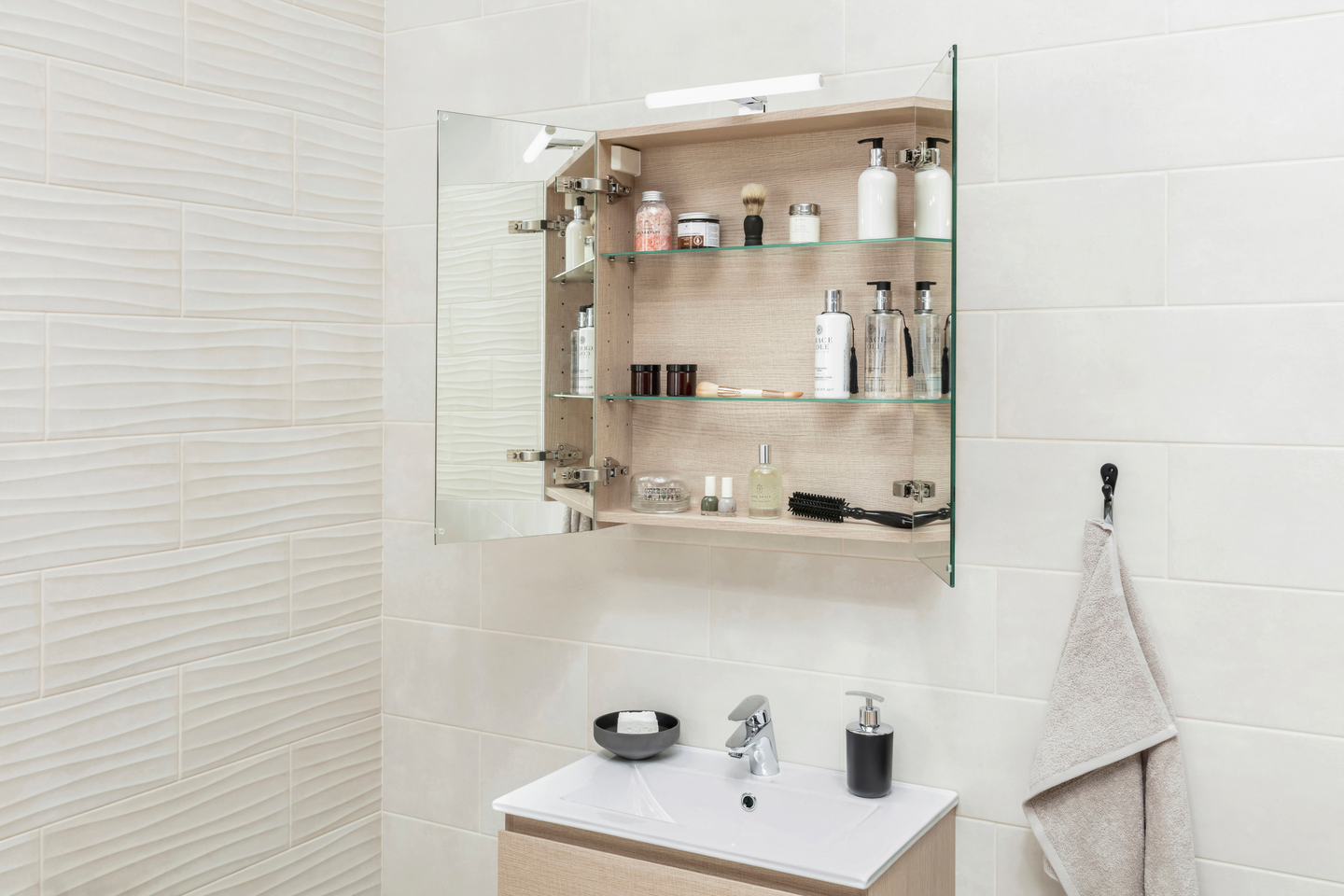 Kuviolaatta Cello Appeal 20x50 hiekka aalto 1,40m²