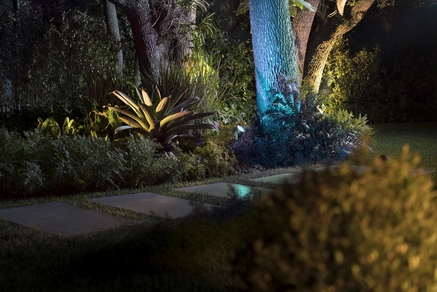 PHILIPS HUE XL SPOT LILY VIT P LUS FÄRG