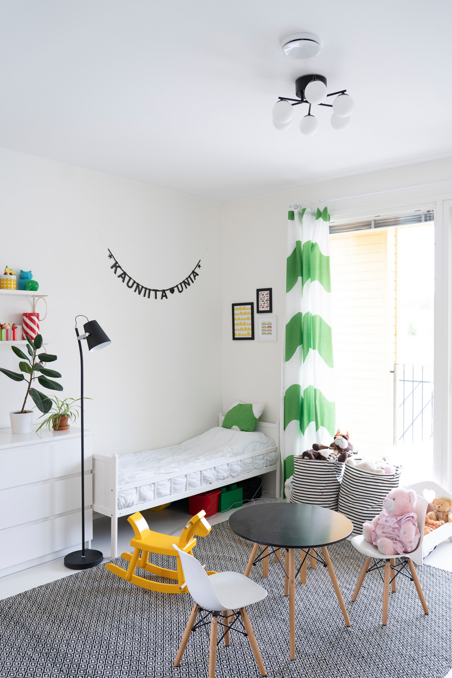 Kattovalaisin Sessak Ashley 6-osainen musta