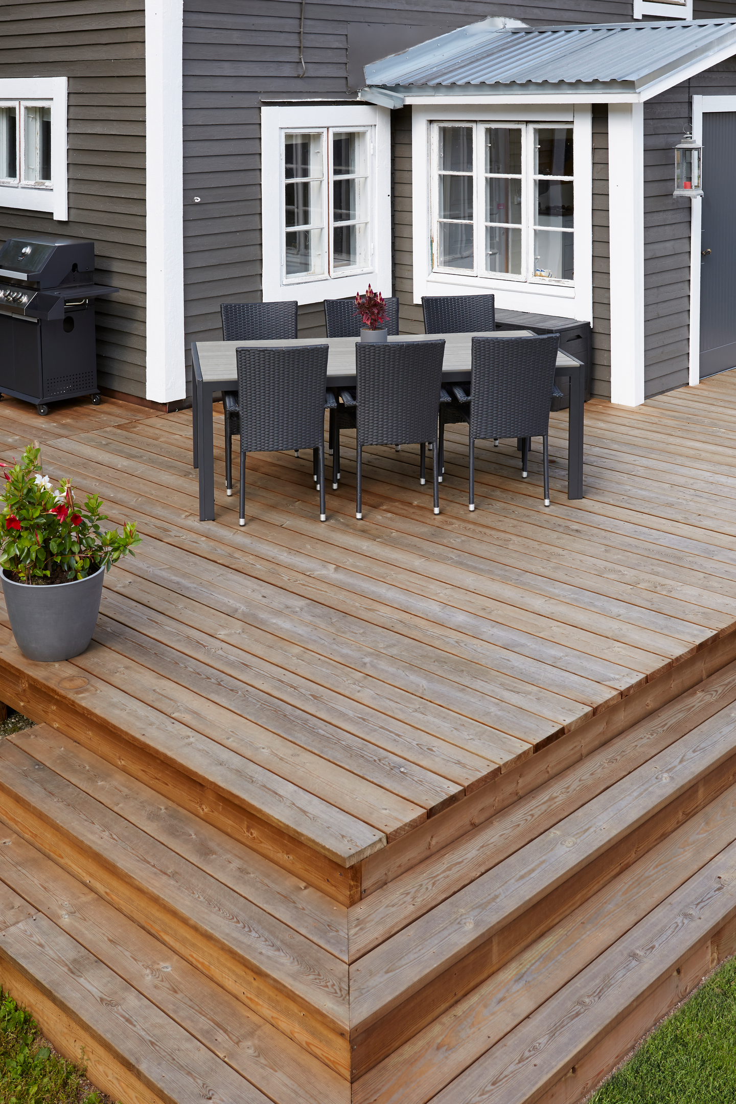 Terassilauta Cello kestopuu ruskea sileä 33x170 NTR/AB 3-6 metriä