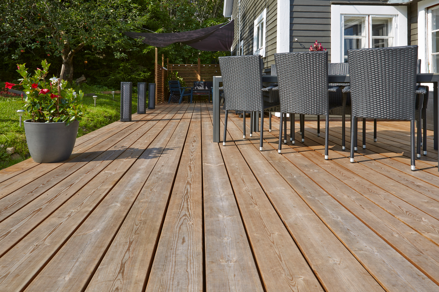 Terassilauta Cello kestopuu ruskea sileä 33x170 NTR/AB 3-6 metriä