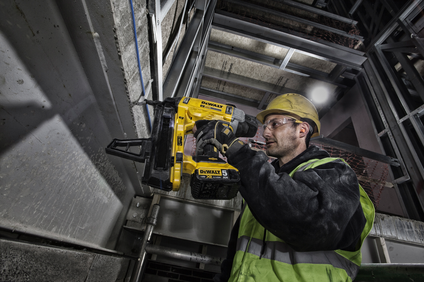 Betoninaulain Dewalt DCN890P2 18V 2x5,0Ah