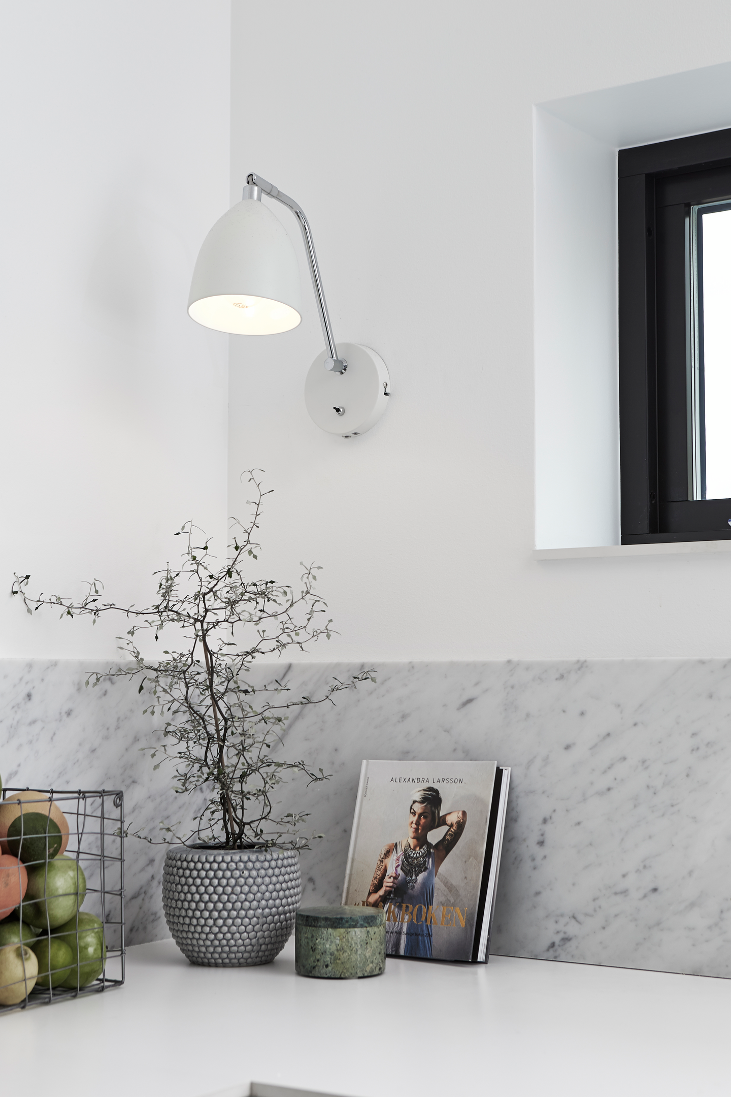 Seinävalaisin Markslöjd Fredrikshamn valkoinen