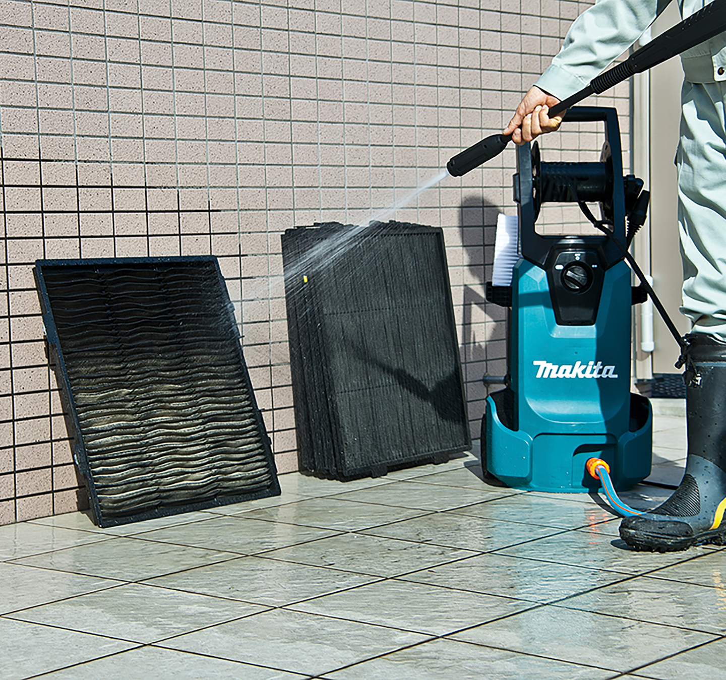 Viuhkasuutin Makita paineensäädöllä