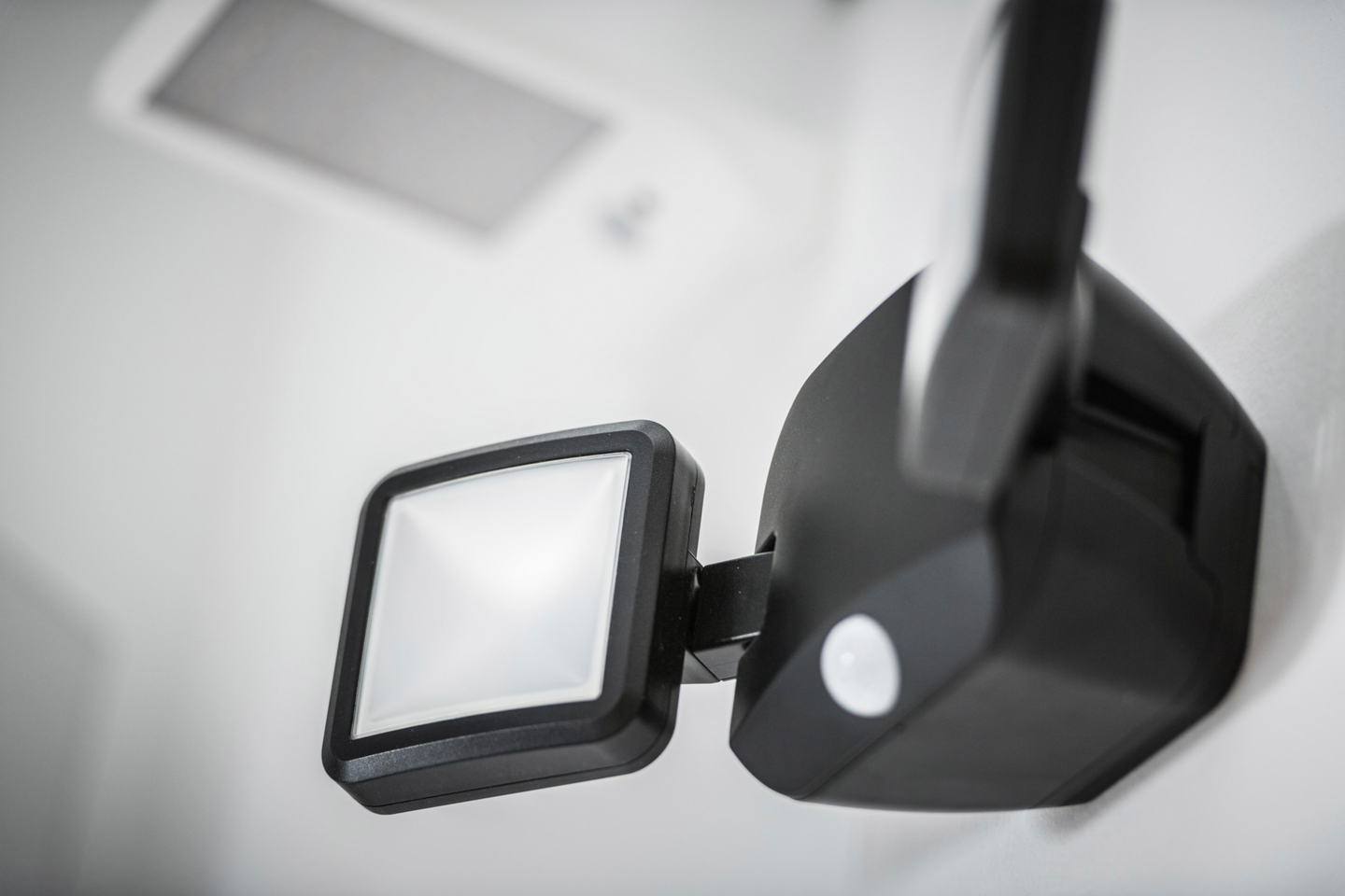 Tunnistinvalaisin LEDVANCE Battery Led Spotlight Double valkoinen