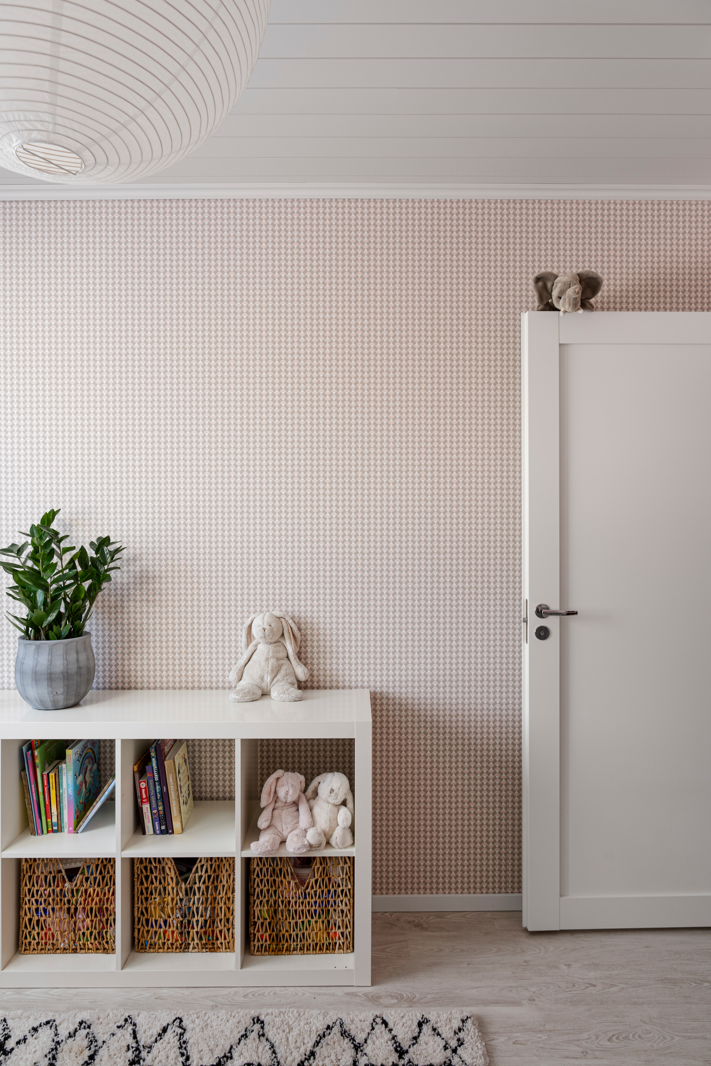 Sisustuspaneeli Cello 15x120x2370 STS3 PP puhtaanvalkoinen 1,56m²