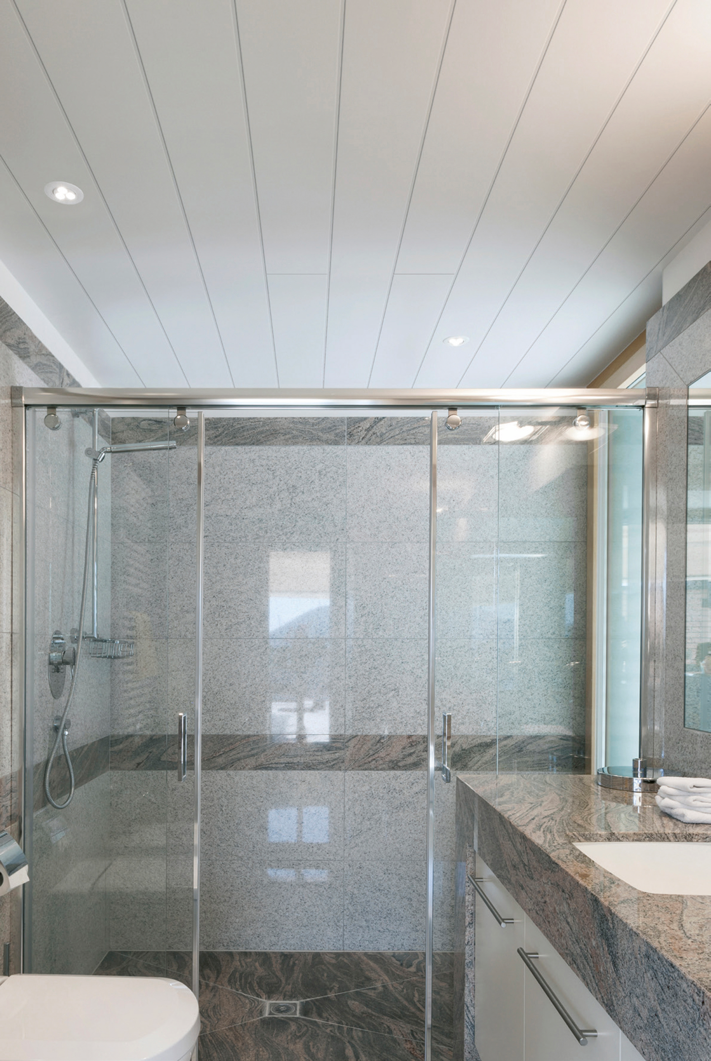 Sisustuspaneeli Cello Muonio 10x154x2080 STS4 MDF kosteudenkestävä valkoinen