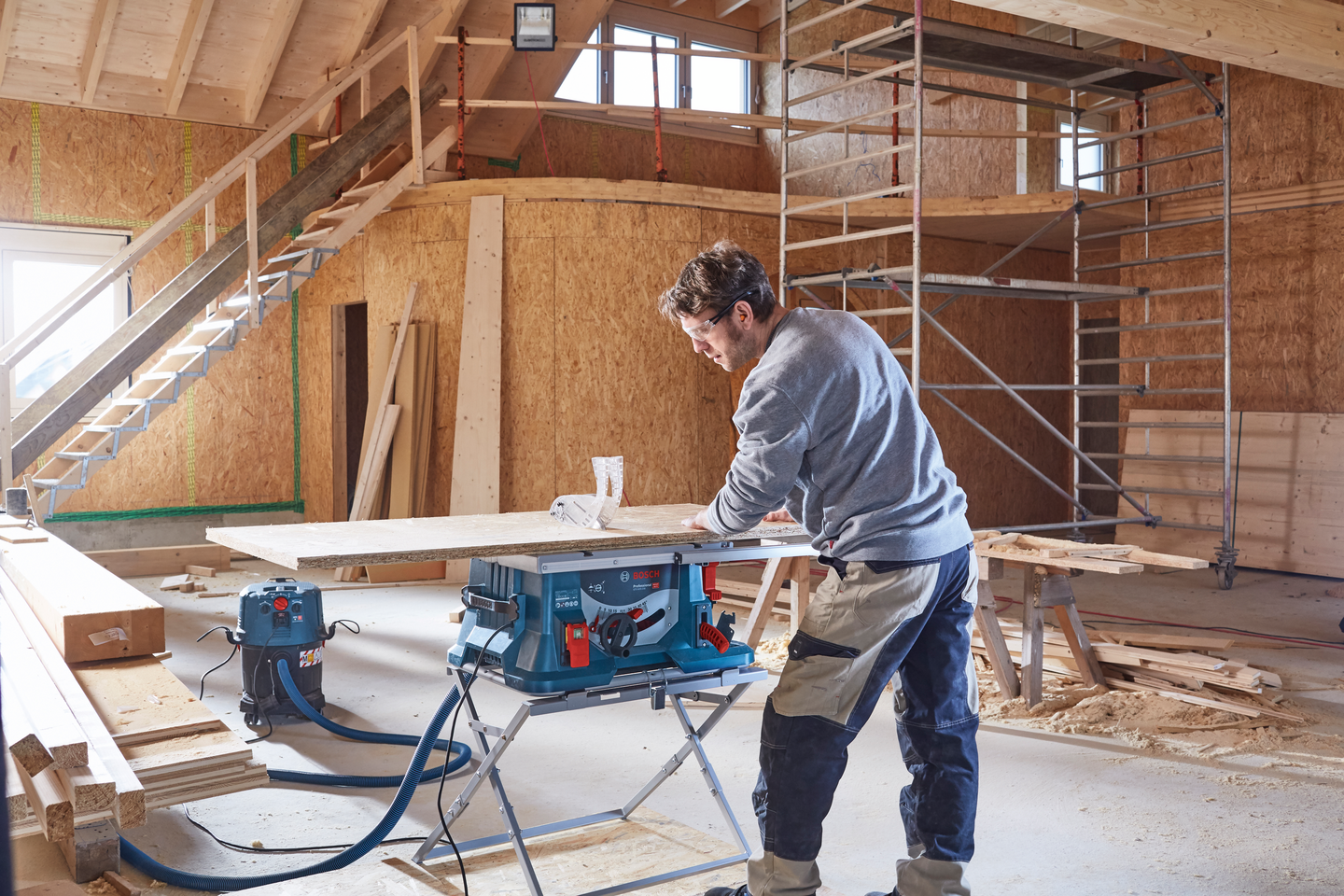 Sahapöytä Bosch GTA 560