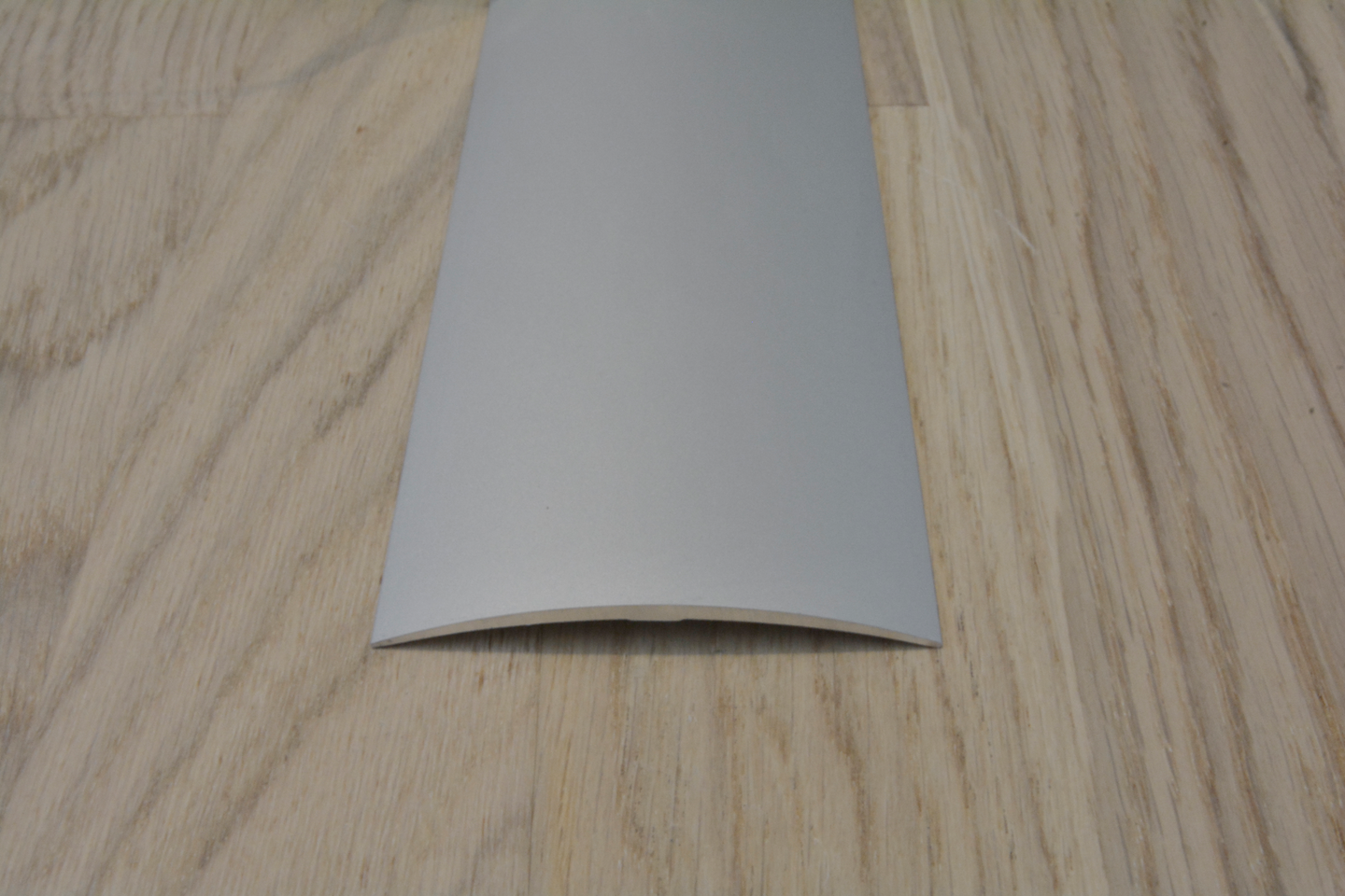 Sauma-/eritasolista 70mm/0-22mm 2m hopea tarrakiinnitys