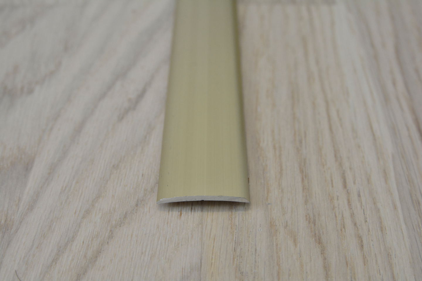 Saumalista 30mm kulta 2m tarra