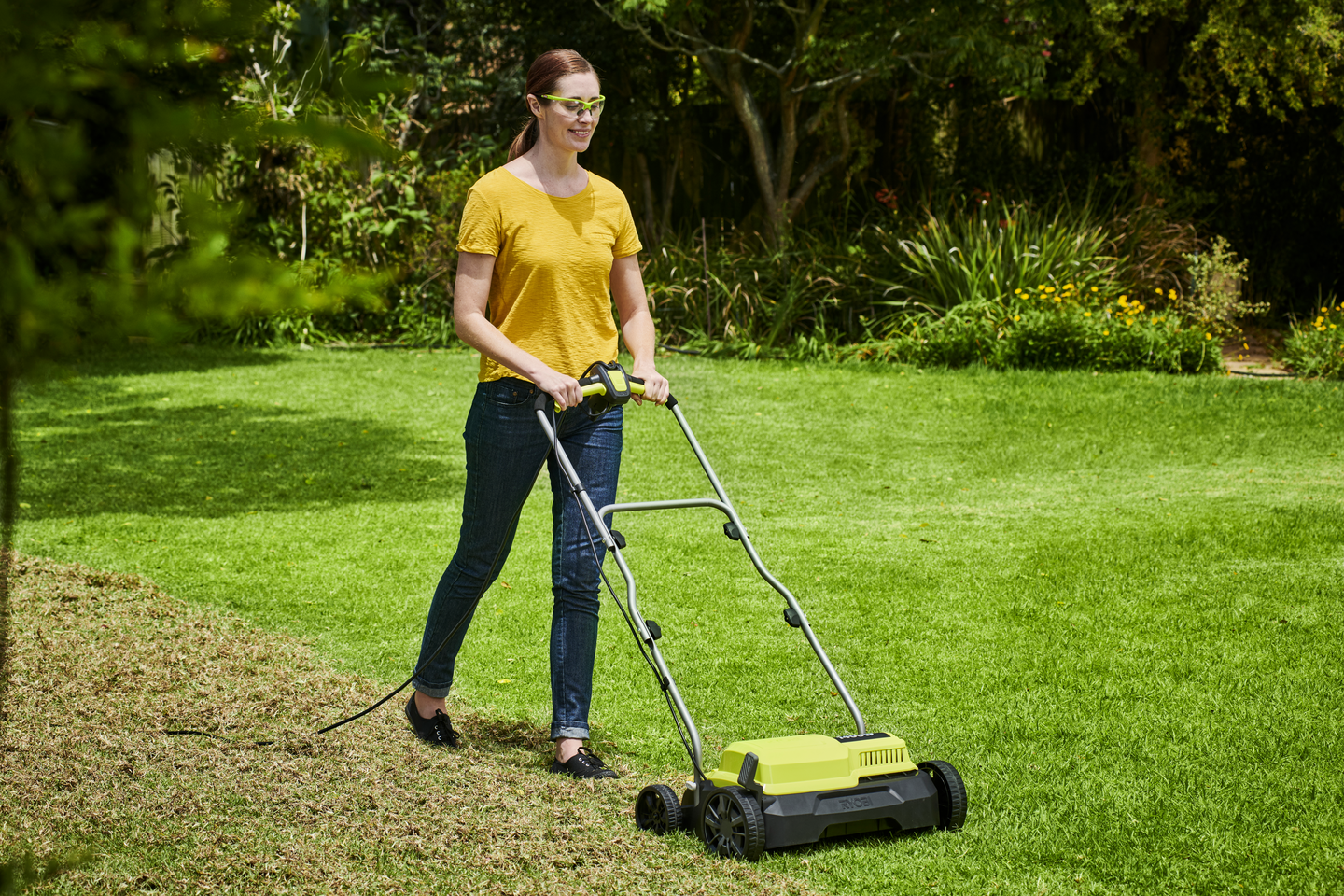 Sammaleenpoistaja / nurmikon ilmaaja Ryobi RY1400SF35A 1400W 35cm