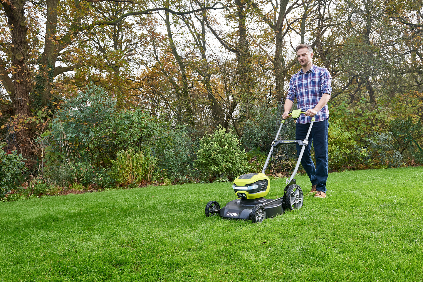 Akkuruohonleikkuri Ryobi RY36LMMX51A-140 36V 4,0Ah bioleikkaava hiiliharjaton