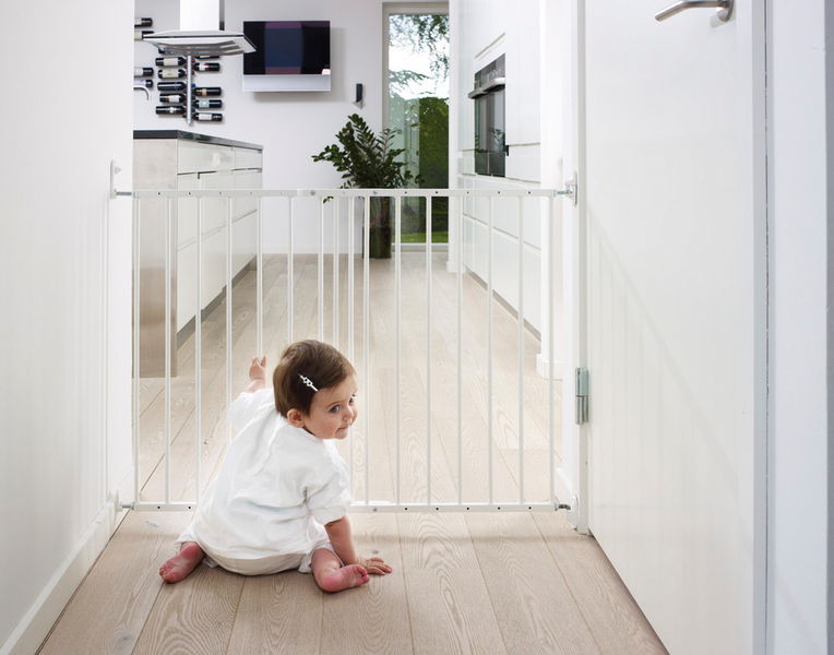 Turvaportti Baby Dan Liva 62,5-106,8cm korkeus 68cm