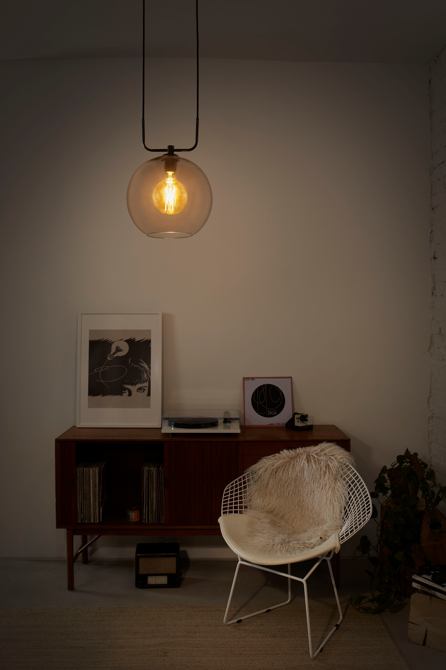 Riippuvalaisin LEDVANCE 1906 Globe Pendant 300x1280 savu