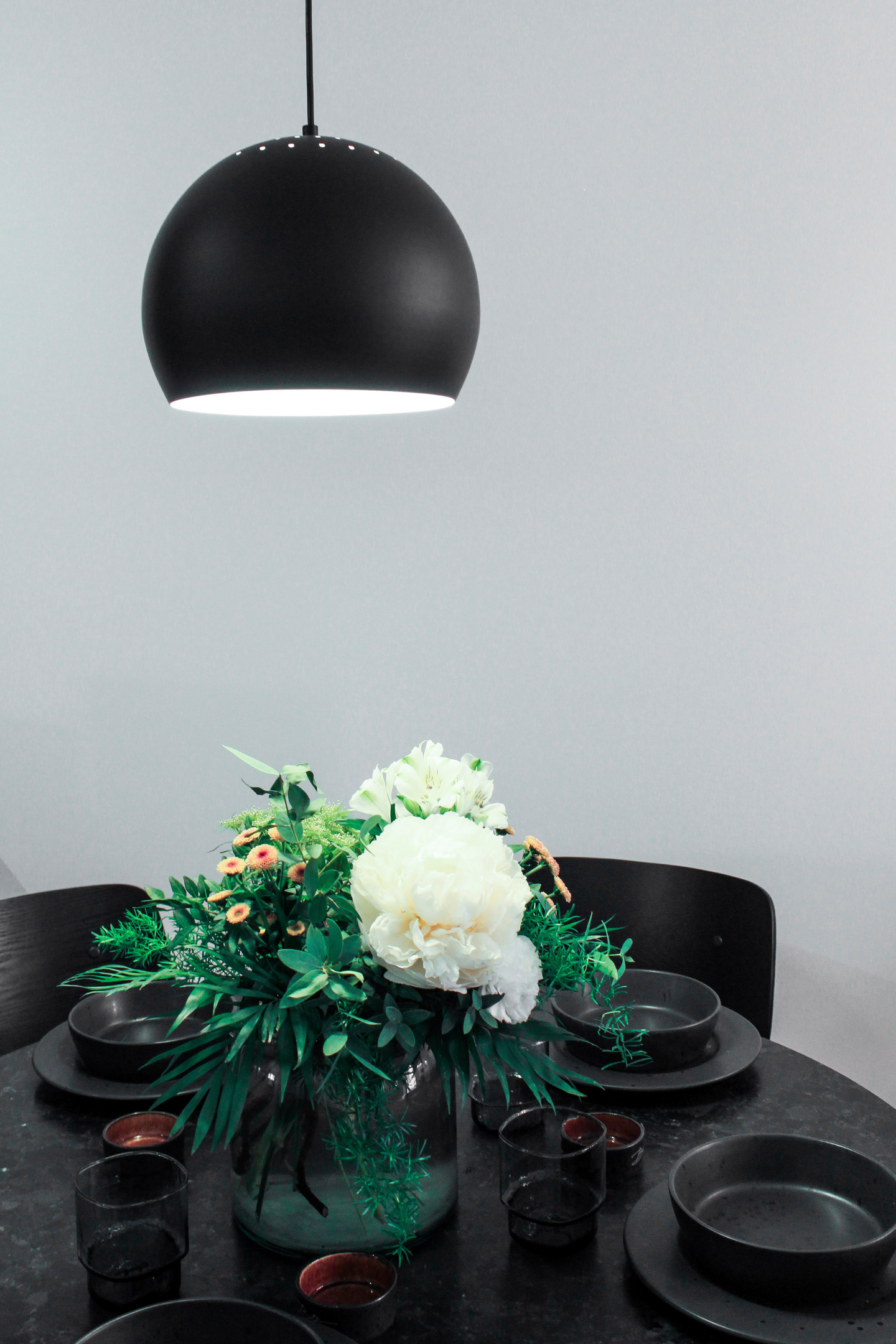 Riippuvalaisin Sessak Bruno musta