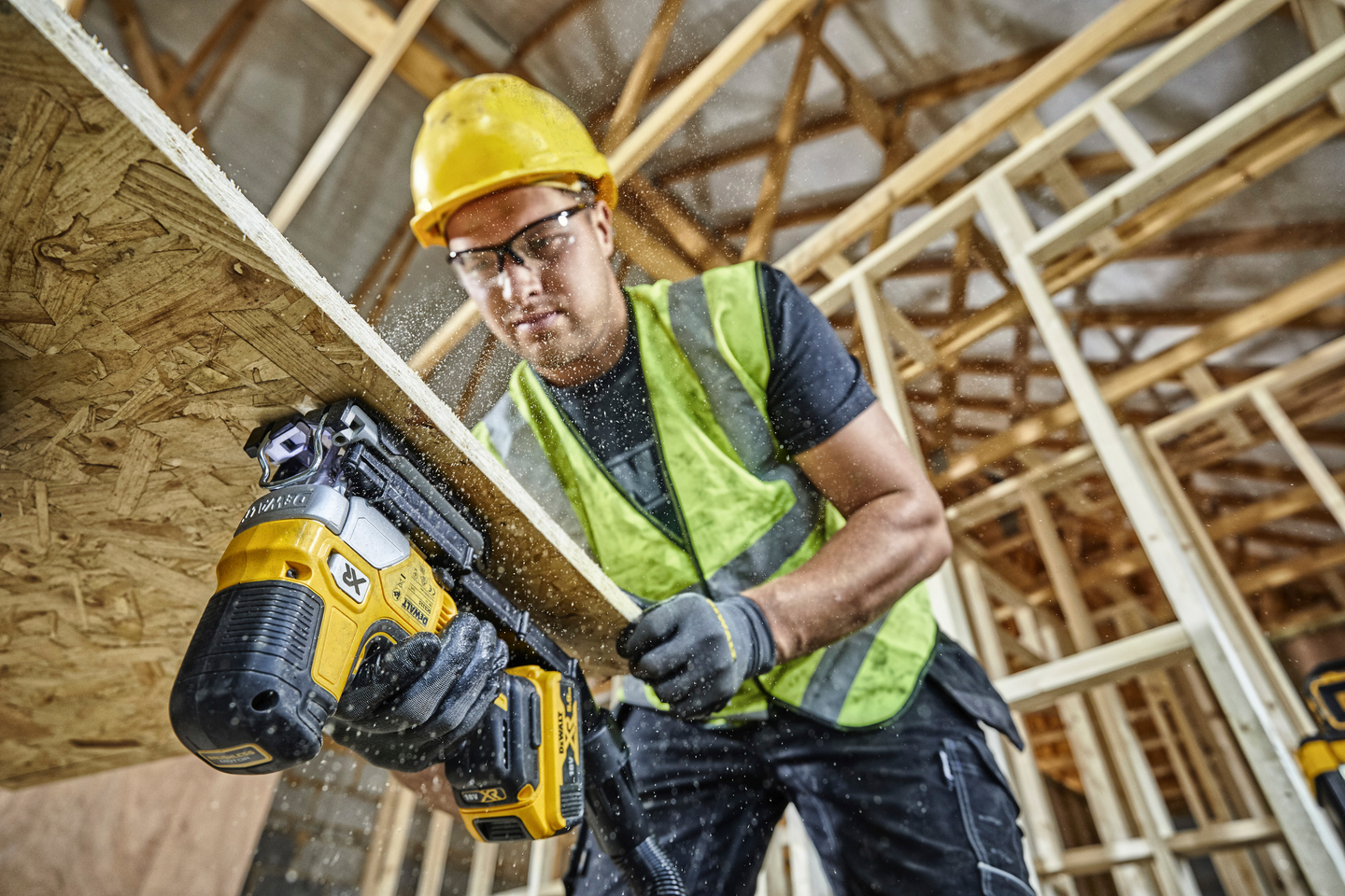 Pistosaha DeWalt DCS335NT runko 18V XR TSTAK-laukku