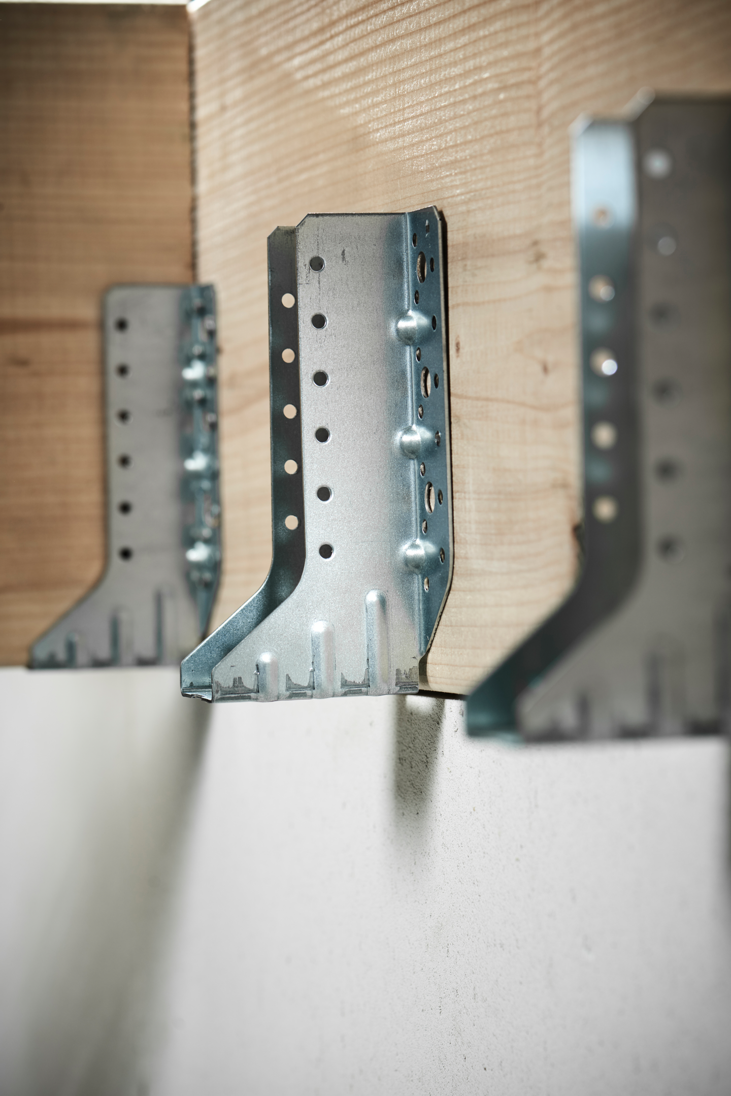 Palkkikenkä Paslode ulkopuolinen 45x88mm 90-125mm palkille Powerline 212900