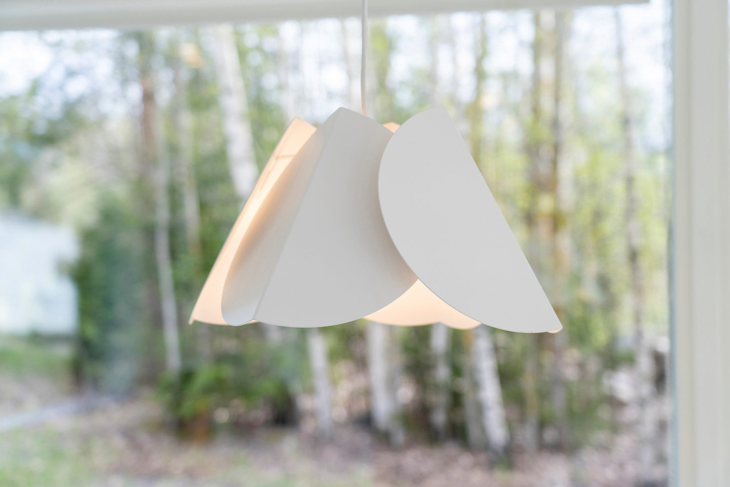 Riippuvalaisin Sessak Lehmus valkoinen