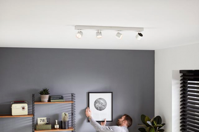 Spottivalaisin Philips Warmglow Star 4-osainen 2000lm valkoinen