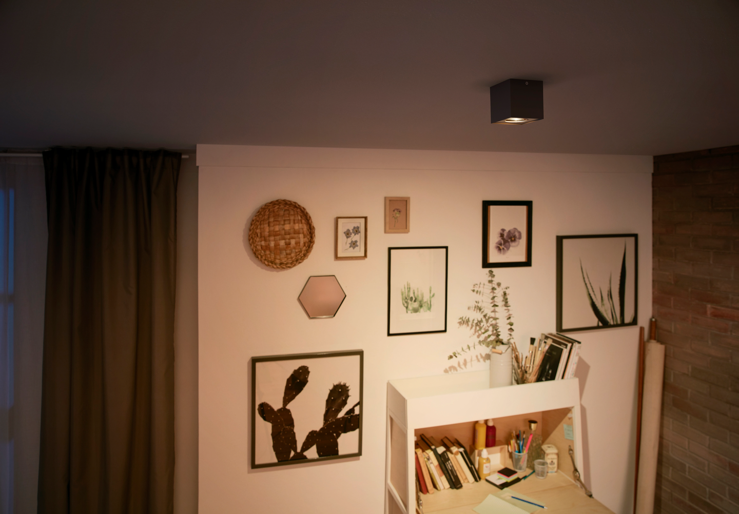 Spottivalaisin Philips Warmglow Box 1-osainen 500lm musta